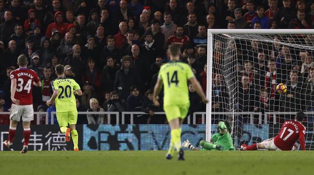 Lallana Dua Gol, Liverpool Hantam Middlesbrough 3-0