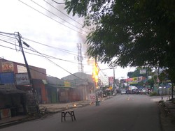 Tiang Listrik Terbakar, Lalu Lintas Lebak Bulus Arah Cirendeu Macet 2 Km