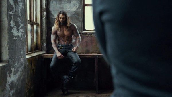 Badan Kekar Jason Momoa Aquaman si Master Climbing