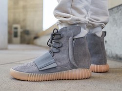 10 Sneakers yang Mencuri Perhatian Sepanjang 2016