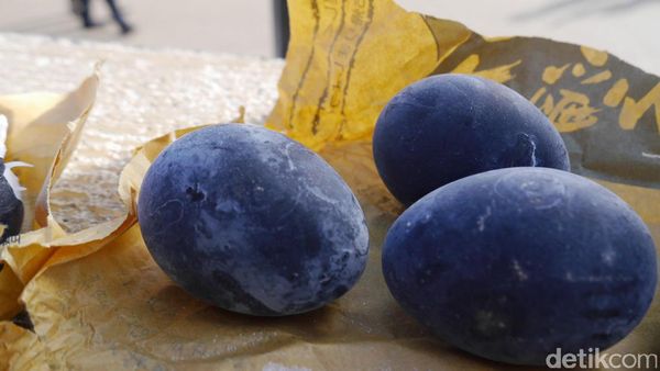 Wujud Telur Hitam Jepang yang Dipercaya Bikin Panjang Umur