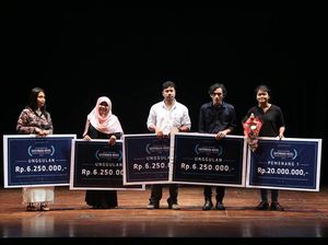 Naskah Semua Ikan di Langit Menang Sayembara Novel DKJ 2016 Naskah Semua Ikan di Langit Menang Sayembara Novel DKJ 2016