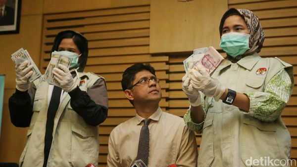 Ini Uang Senilai 2 Miliar Penyuap Deputi Bakamla
