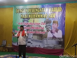 Hadiri Acara Maulid di Serang, Pasangan Rano-Embay Ajak Warga Teladani Nabi