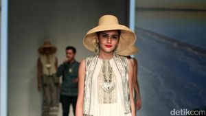 Foto: Koleksi Chossy Latu di IPMI Trend Show 2017