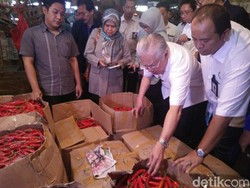 Blusukan ke Pasar Kramat Jati, Mendag Temukan Cabai Rawit Rp 55.000/Kg