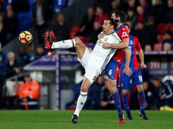 Soal Operan untuk Gol Pogba, Ibra: Mungkin Bolanya Kena Tangan Saya