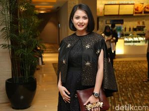 Hot Mom Alert! Cantiknya Revalina S Temat Hot Mom Alert! Cantiknya Revalina S Temat