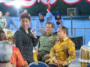 Tebar Benih Ikan, Menteri Susi Dukung Program Emas Biru Kodam Pattimura Tebar Benih Ikan, Menteri Susi Dukung Program Emas Biru Kodam Pattimura