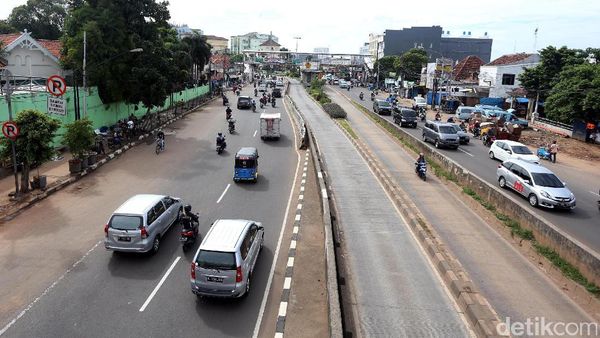 Jalan Matraman Raya Bersih dari PKL