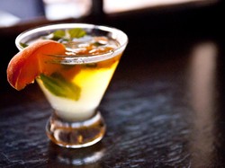 Mau Coba Stocktails? Cocktail Diracik dengan Kaldu yang Menyehatkan