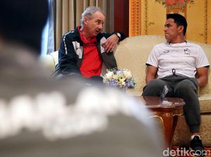 Riedl Soroti Minimnya Waktu Istirahat Pemain