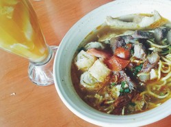 Kalau Sedang di Cibubur, Bisa Makan Soto Mie dan Udang Bakar Madu untuk Santap Malam