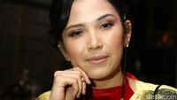 Duh, Dinda Kanya Dewi Kok Bengong?