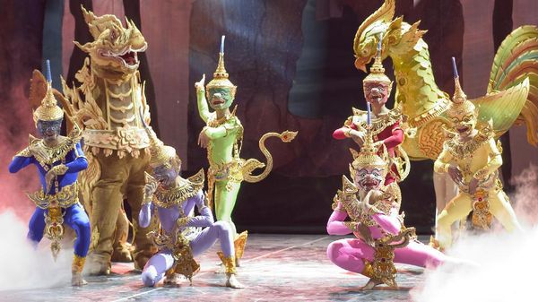 Ini Dia Pertunjukan Teatrikal Budaya Paling Keren di Bangkok