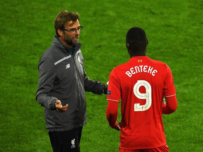 BASEL, SWITZERLAND - MAY 18: Jurgen Klopp, manager of Liverpool instructs Christian Benteke  during the UEFA Europa League Final match between Liverpool and Sevilla at St. Jakob-Park on May 18, 2016 in Basel, Switzerland.  (Photo by Dennis Grombkowski/Getty Images)