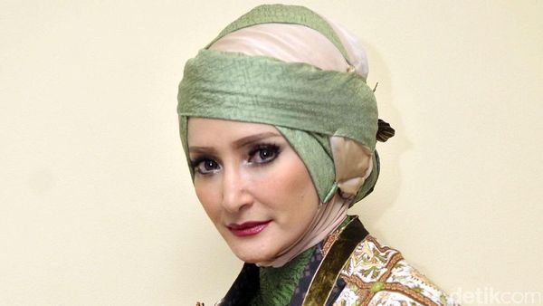 Potret Tawa dan Tangis Inneke Koesherawati