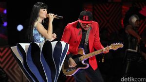 Penampilan Zaskia Gotik Jadi Sorotan di HUT Transmedia