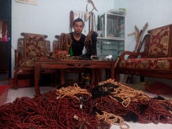 Sulap Kayu Bekas Jadi Tasbih, Pria Ini Raup Untung Rp 30 Juta/Bulan
