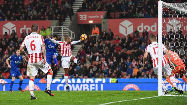 Sempat Ketinggalan Dua Gol, 10 Pemain Leicester Tahan Stoke 
