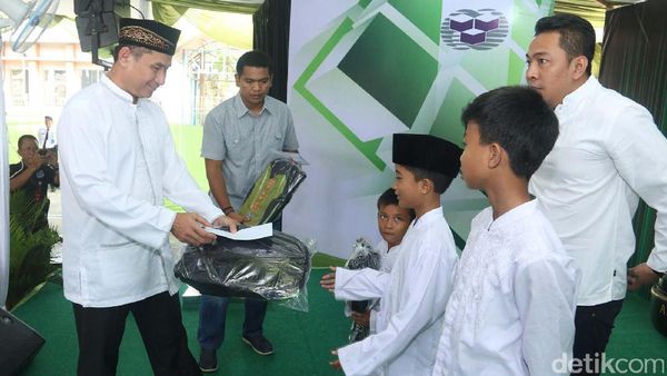 Peringati Maulid Nabi, JICT Beri Santunan Anak Yatim