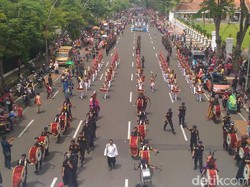 Kirab HUT Armada RI Kembali Digelar Hibur Warga Surabaya