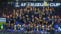 Sementara Thailand berpesta merayakan gelar juara Piala AFF kelima, yang terbanyak di antara negara-negara Asia Tenggara lainnya. (Foto: REUTERS/Athit Perawongmetha)