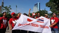 PSSI dan KBRI di Thailand menggalang suporter untuk mendukung timnas Indonesia di final AFF Suzuki Cup 2016. Sekitar 1.000-an suporter akan hadir di stadion.
