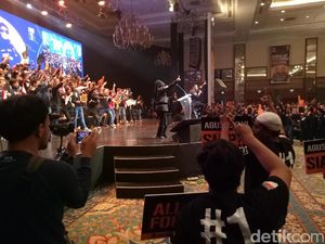 Tutup Pidato Politik, Agus Ajak Pendukung Mannequin Challenge