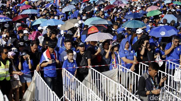 Ribuan Suporter Mulai Padati Stadion Rajamangala Bangkok