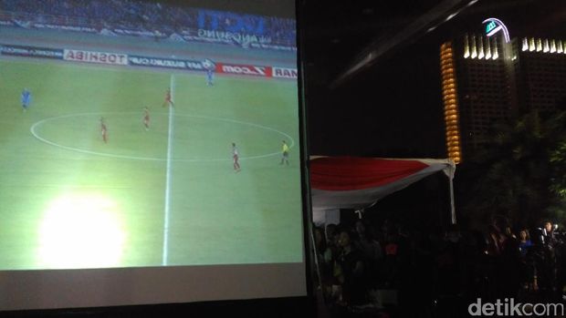 Sembari Nobar, Kemenpora Juga Sebar Kotak Amal untuk Aceh