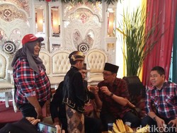 Cawagub Djarot Penuhi Undangan Warga yang Gelar Acara Khitanan