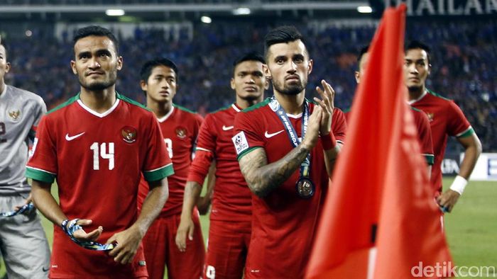 Pemain Timnas Indonesia takluk dari Thailand di Rajamangala pada ajang Piala AFF 2016. (Foto: Rachman Haryanto/detikcom) Pemain Timnas Indonesia takluk dari Thailand di Rajamangala pada ajang Piala AFF 2016. (Foto: Rachman Haryanto/detikcom)