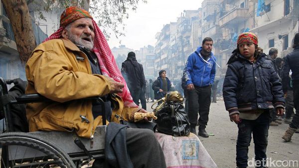 Ribuan Warga Aleppo Masih Menunggu Dievakuasi