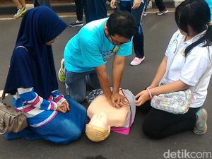 Wajib Tahu! Begini Penanganan Pertama pada Serangan Jantung Mendadak