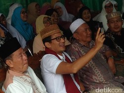 Sandiaga Hadiri Peringatan Maulid Nabi di Tanjung Duren Selatan