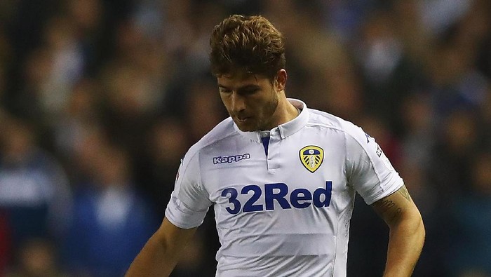 Fans Minta Jersey ke Pesepakbola Idola, yang Didapat Celana