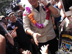 Agus Yudhoyono Gerilya ke Matraman, Disambut Meriah dan Dikalungi Bunga