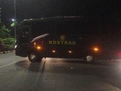 Dari Thailand Pakai Pesawat Hercules, Keluarga Timnas Sepakbola Tiba di Halim