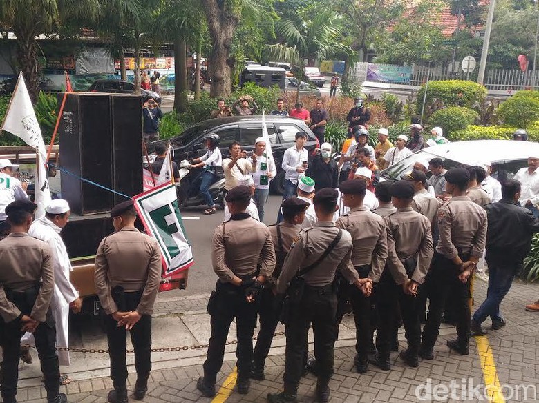 FPI Sosialisasi Fatwa MUI di Surabaya, Ini Komentar Pengelola Mal dan Pusat Perbelanjaan