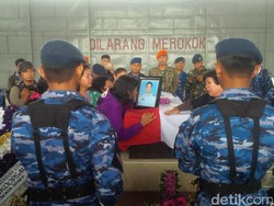 Jenazah Kapten Jhan Tiba di Lanud Soewondo Medan, Tangis Keluarga Pecah