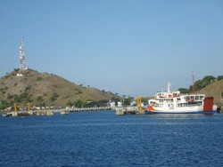 Keindahan Pelabuhan Pototano, Gerbang Menjelajahi Sumbawa