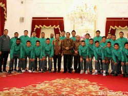 Kemenpora: Bonus untuk Riedl Sudah Dikirim