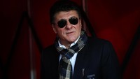 Kacamata hitam manajer Watford Walter Mazzarri (Getty Images)