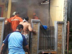 Rumah di Cakung Terbakar, Api Diduga dari Korsleting Listrik AC
