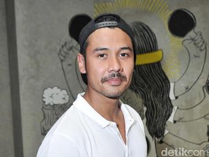 Chicco Jerikho: Filosofi Kopi Angkat Profesi Barista Chicco Jerikho: Filosofi Kopi Angkat Profesi Barista