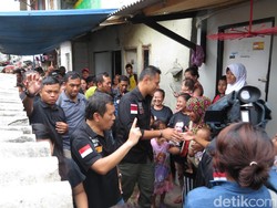 Gerilya ke Penjaringan, Agus Diminta Sering Turun ke Warga Setelah Terpilih