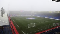 Memasuki Akhir Tahun, udara dingin Inggris mulai menusuk tulang dan kabut turun sebelum laga Crystal Palace vs Chelsea (Foto: Getty Images)