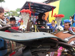 Persiapan Sylviana Hadapi Debat: Dialog dengan Ahli dan RT/RW