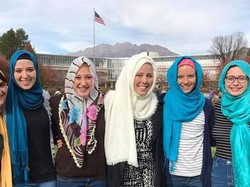 Solidaritas, Mahasiswi di Universitas Non-muslim AS Berjilbab Seminggu Sekali